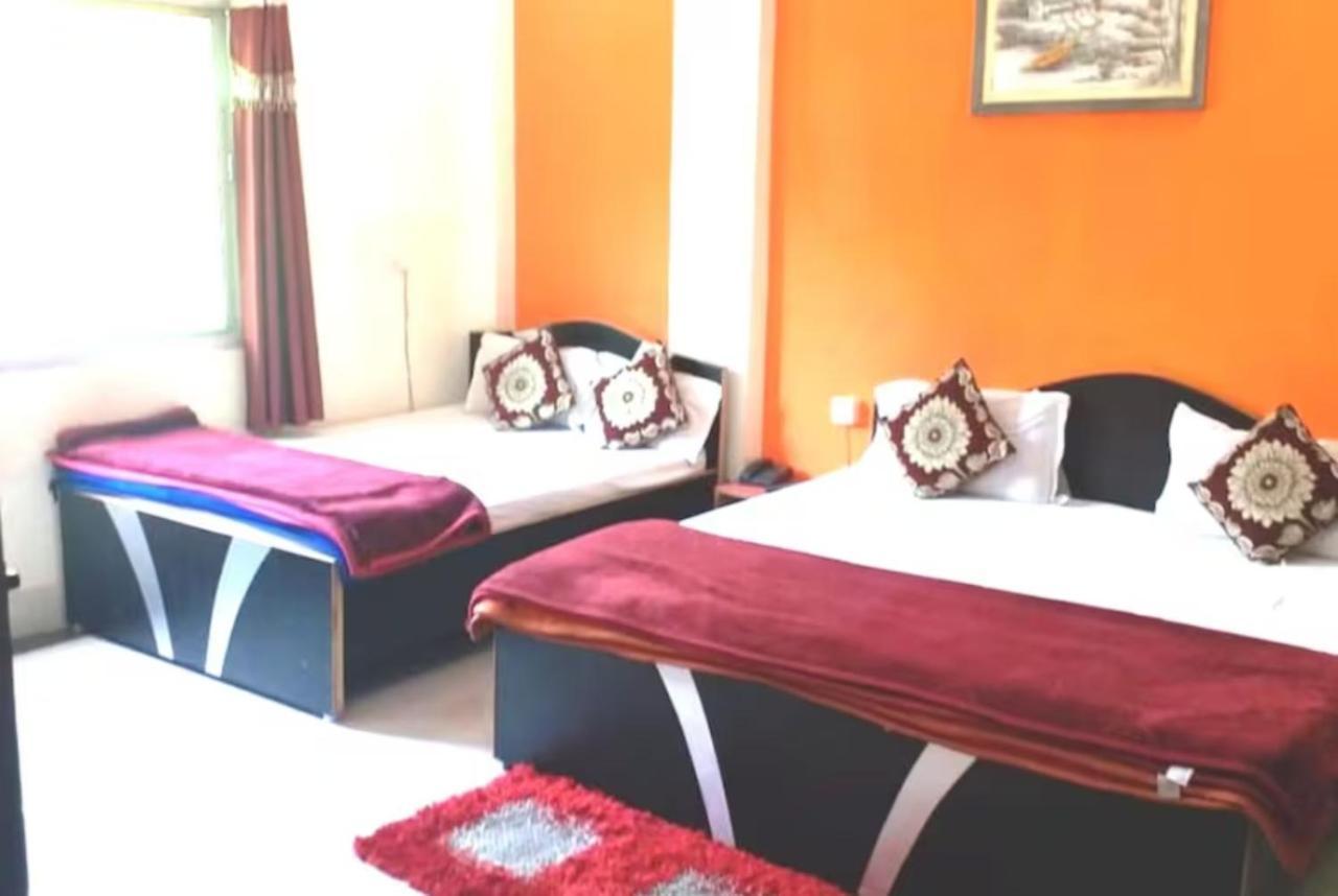 Goroomgo New Ashiyana Palace Varanasi Bagian luar foto