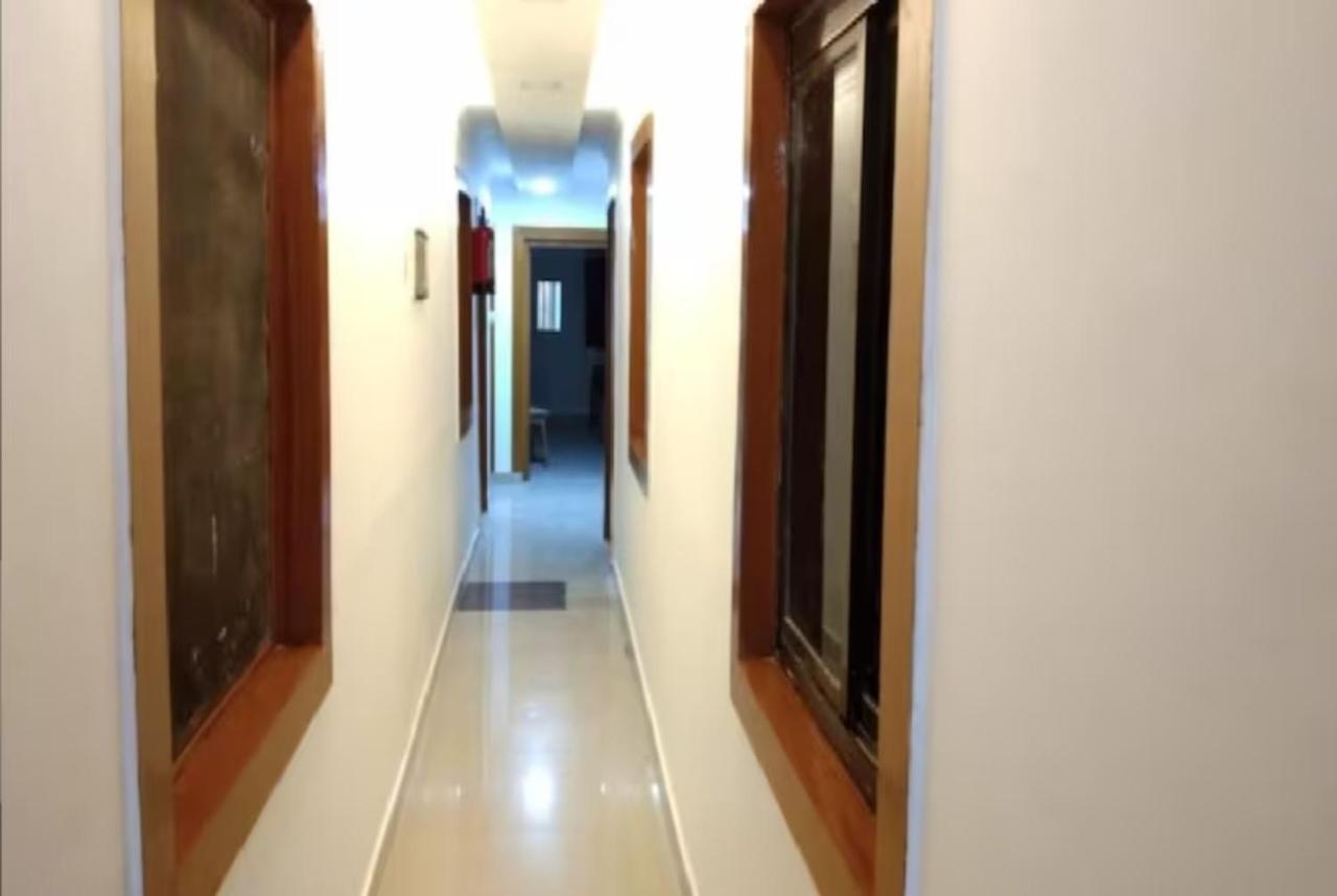 Goroomgo New Ashiyana Palace Varanasi Bagian luar foto
