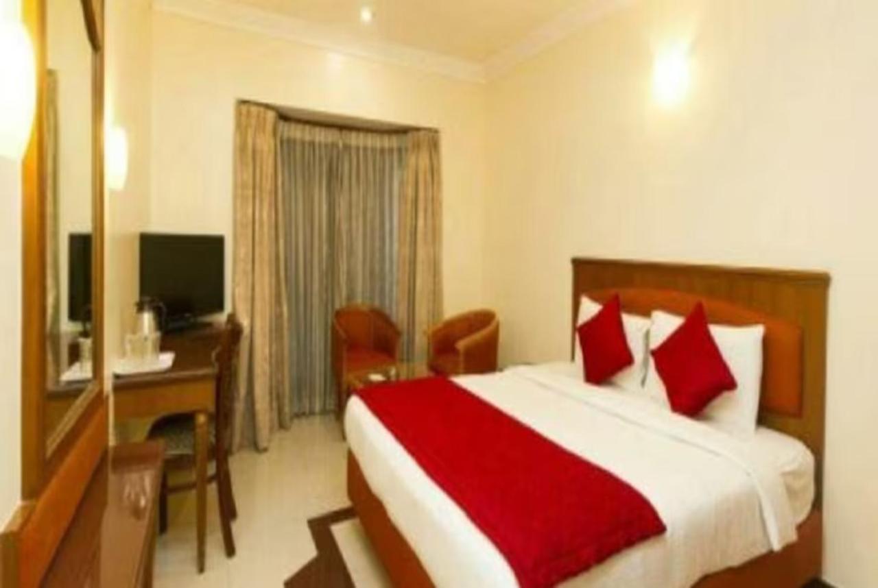 Goroomgo New Ashiyana Palace Varanasi Bagian luar foto